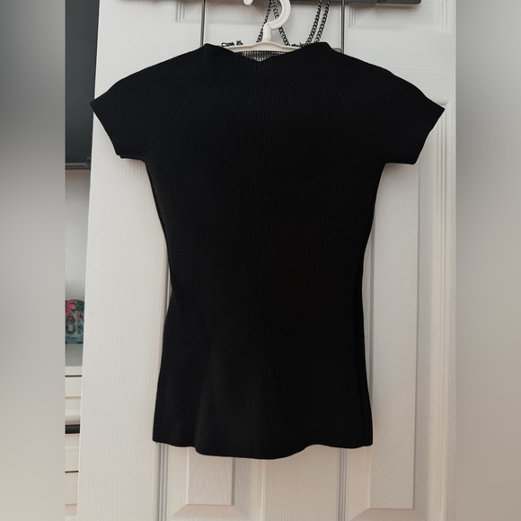 Instasculpt Ribbed Knit Heart Top - Picture 5 of 6